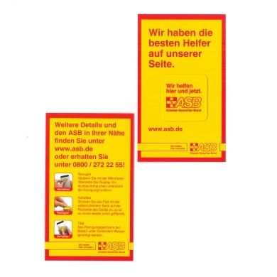 Zwei gelb-rote ASB-Karten mit Slogan „Wir haben die besten Helfer auf unserer Seite“ und Infos zur Anwendung und Kontaktaufnahme.