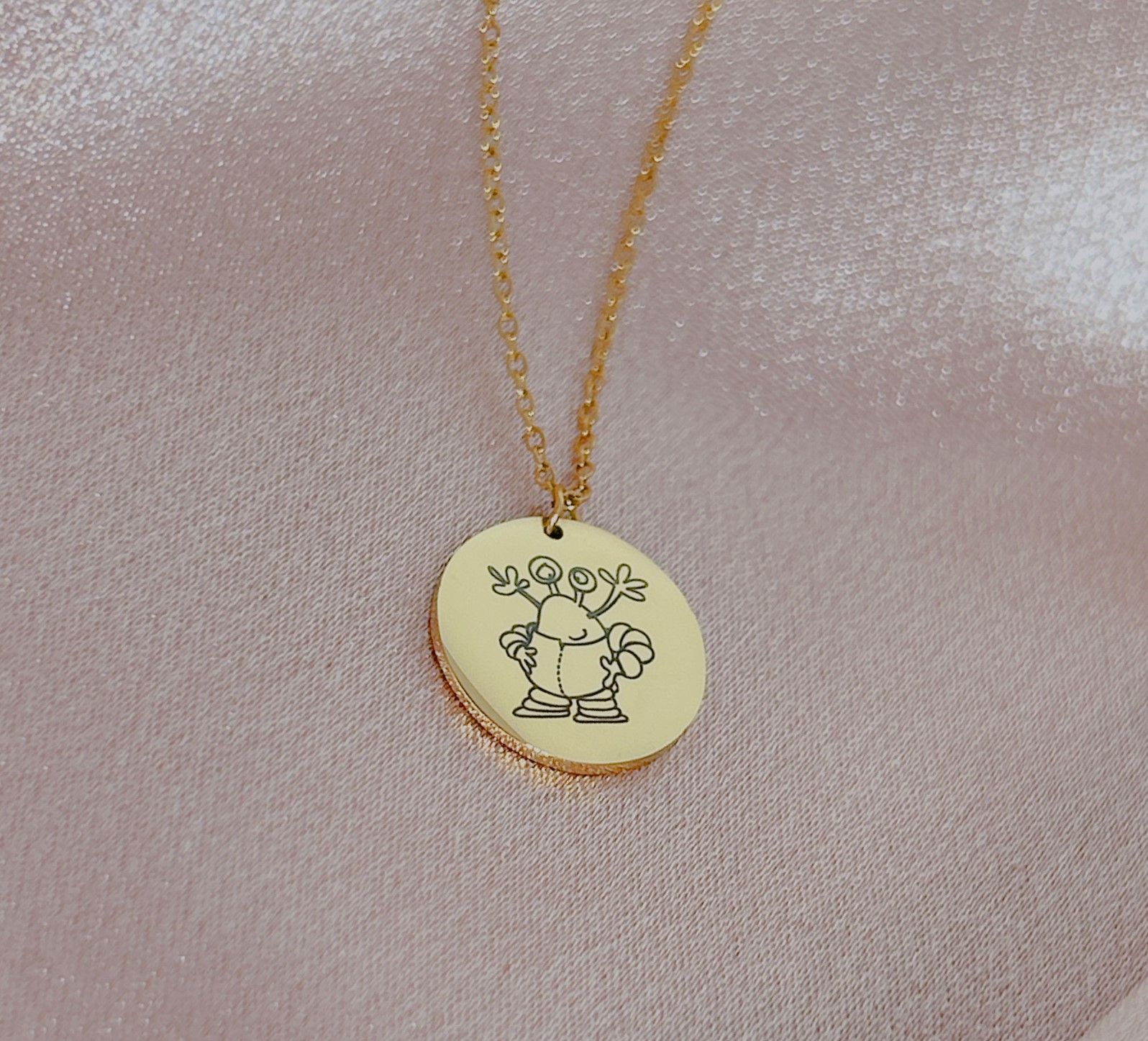 Halskette mit XÜ-Gravur – Gold