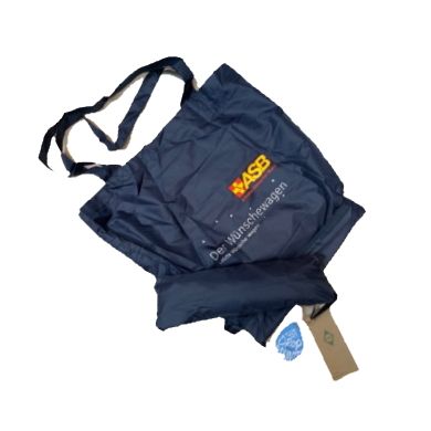 Dunkelblaue Tragetasche mit ASB-Logo und „Der Wünschewagen“-Aufdruck, kompakt faltbar mit…